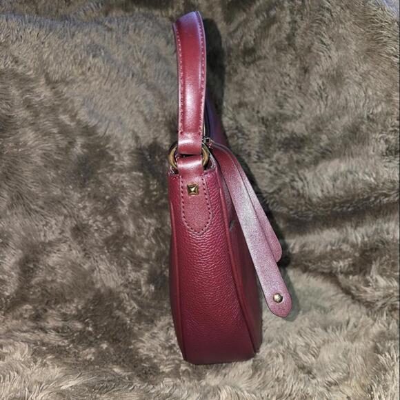 Michael Kors Dover Leather - Picture 2 of 6